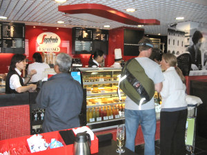 Caffetteria all'aeroporto di Hong Kong