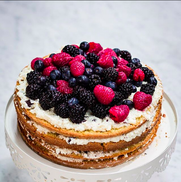 Nude cake selfiefood